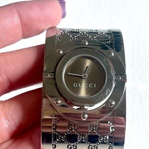 Vintage Ladies Reversible Gucci Watch